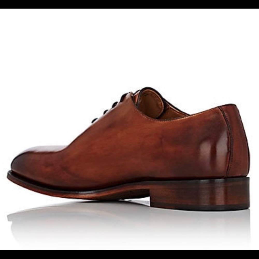 Barneys oxford size 11 brand new in the box.